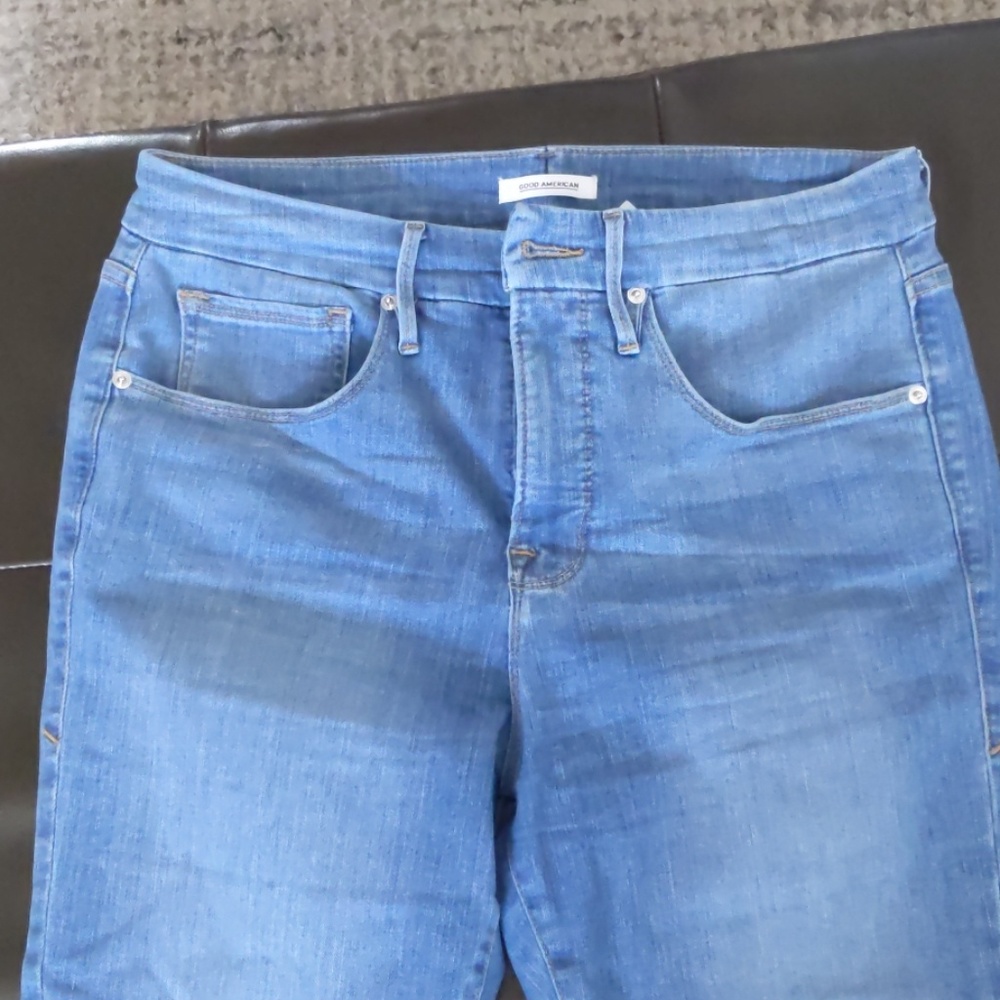 Good American good legs crop